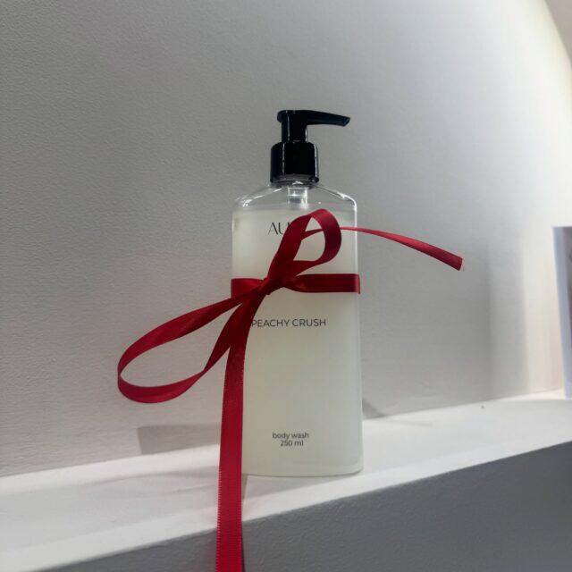 VALENTINE GIFT IDEAS ❤️ 
peachy crush is always the best idea ✨

1500 lekë